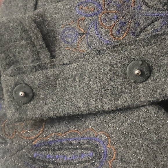 DKNY WOMEN'S GRAY SWEATER SIZE SMALL - Picture 6 of 16